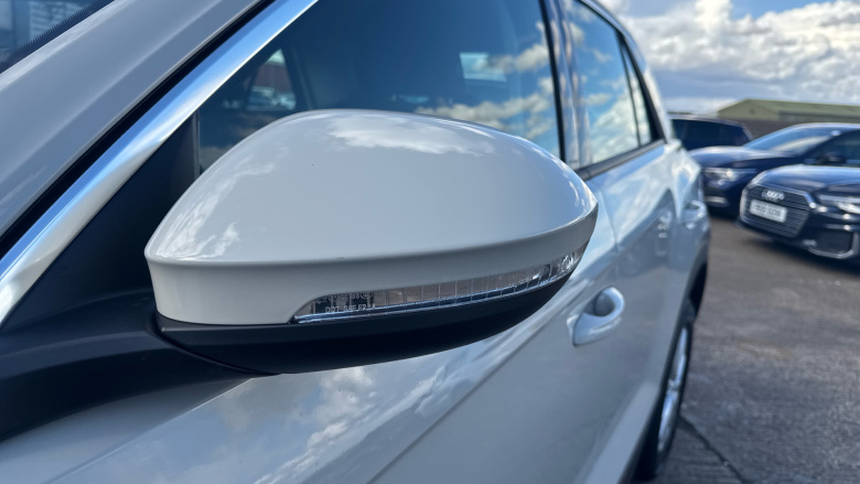 Volkswagen T-Roc 1.0 TSI 115 Life 5dr Petrol Hatchback